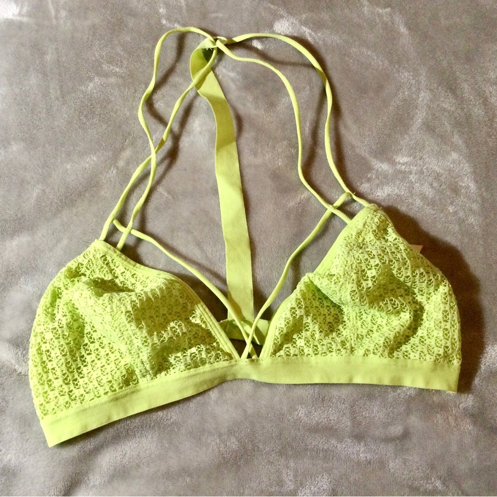 FREE PEOPLE SUPER CUTE BRALETTE.
